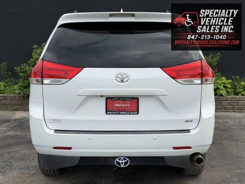 Used 2013 Toyota Sienna XLE w/ Premium Pkg FWD image 11