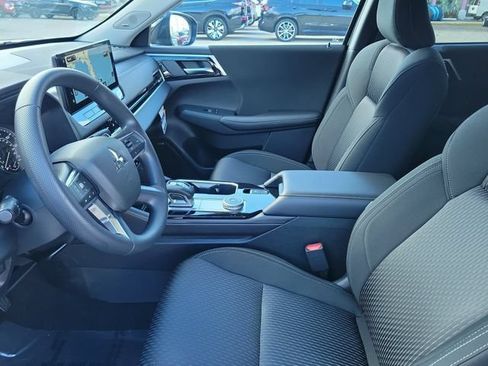 New 2026 Mitsubishi Outlander ES FWD image 17