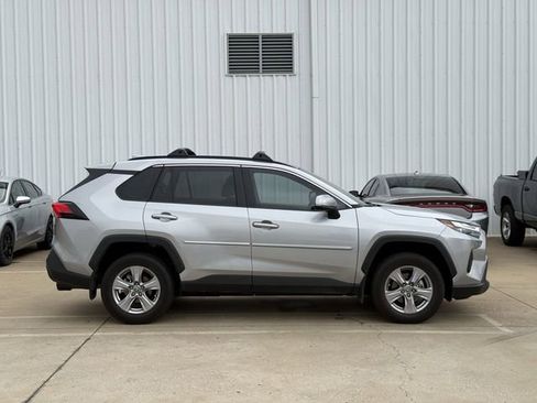 Used 2025 Toyota RAV4 XLE w/ Convenience Package image 3