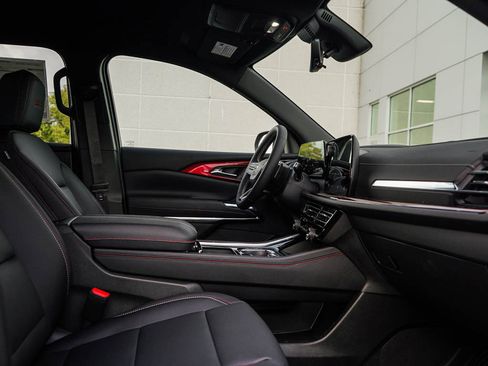 New 2026 Chevrolet Traverse Z71 w/ Driver Confidence Package image 11