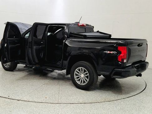 Used 2024 Chevrolet Colorado LT w/ LT Convenience Package image 11