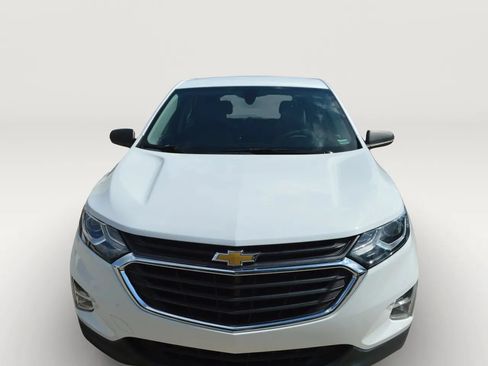 Used 2018 Chevrolet Equinox LS FWD image 2
