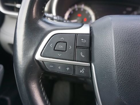 Used 2023 Toyota Highlander XLE FWD image 15