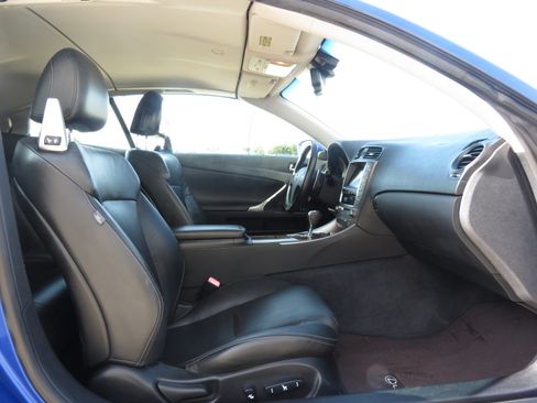 Used 2010 Lexus IS 250C RWD image 26