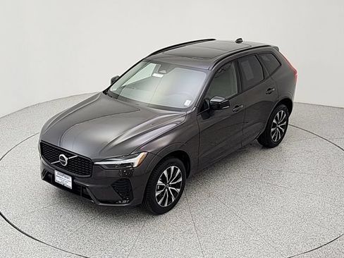 Certified 2025 Volvo XC60 B5 Plus w/ Climate Package AWD/4WD image 9