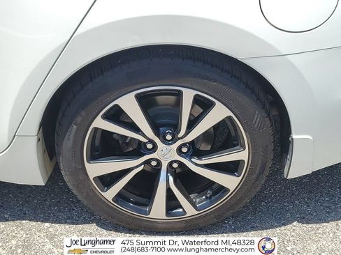 Used 2017 Nissan Maxima Platinum FWD image 36