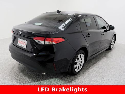 Used 2025 Toyota Corolla LE image 7