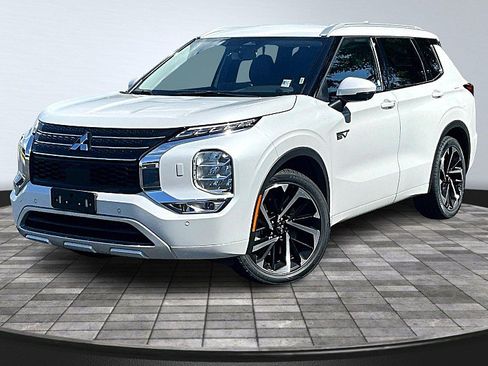 Used 2023 Mitsubishi Outlander SEL AWD/4WD image 7