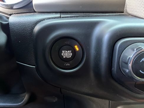 Used 2022 Jeep Wrangler Unlimited Sport AWD/4WD image 29