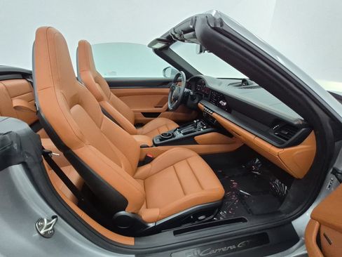 Used 2025 Porsche 911 Carrera GTS RWD image 23