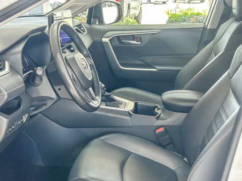 Used 2025 Toyota RAV4 XLE Premium FWD image 17