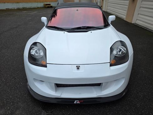 Used 2000 Toyota MR2 RWD image 2