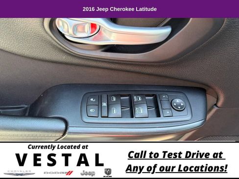 Used 2016 Jeep Cherokee Latitude AWD/4WD image 18