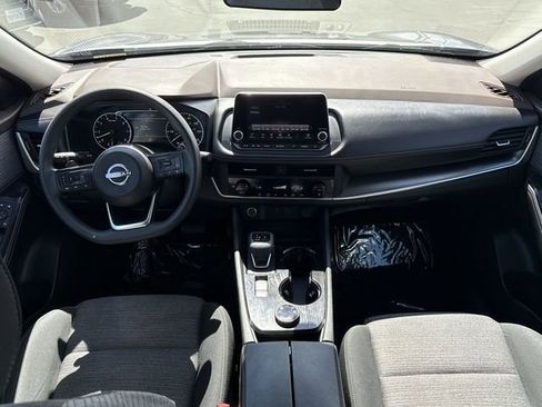 Used 2023 Nissan Rogue SV image 11
