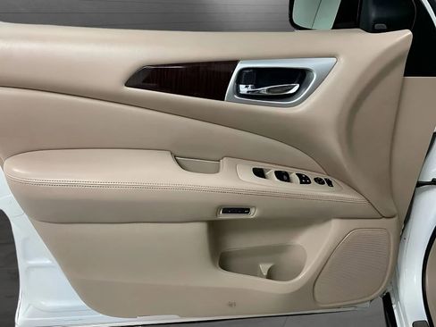 Used 2015 Nissan Pathfinder Platinum w/ Family Entertainment Package AWD/4WD image 9