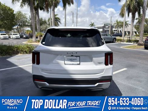Used 2026 Kia Sorento S w/ S Panoramic Sunroof Package FWD image 8