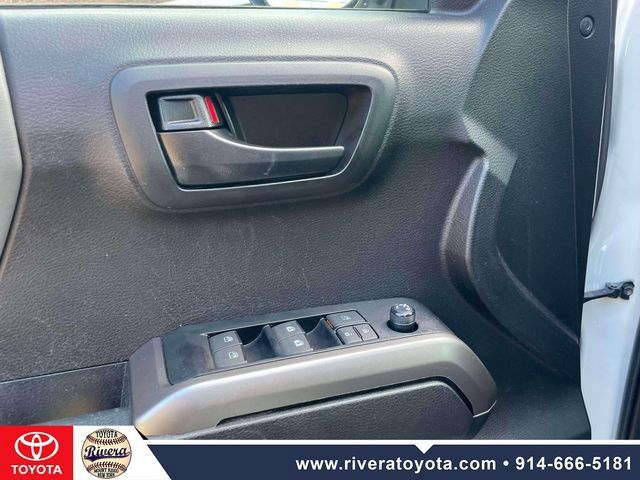 Used 2023 Toyota Tacoma SR5 AWD/4WD image 18