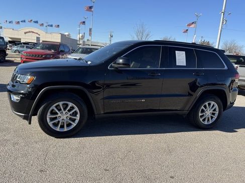Used 2022 Jeep Grand Cherokee Laredo X image 3