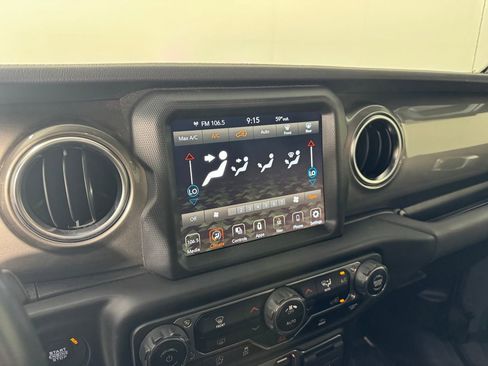 Used 2021 Jeep Wrangler Unlimited Sahara AWD/4WD image 19