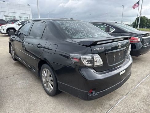 Used 2010 Toyota Corolla LE FWD image 3
