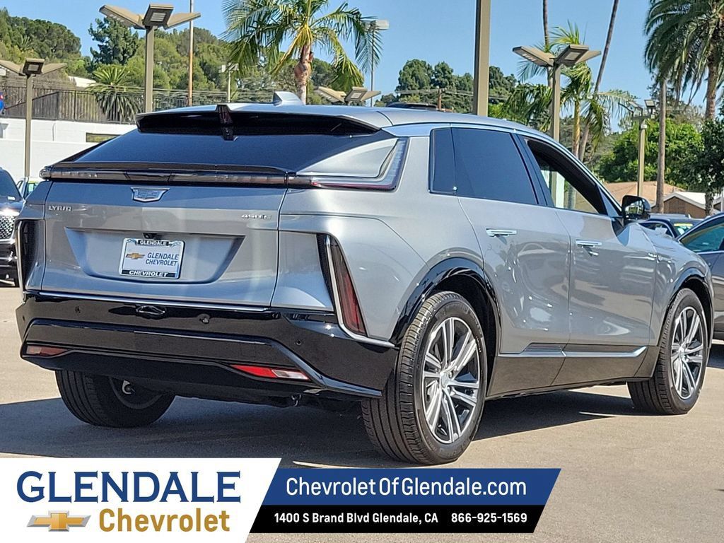 Used 2024 Cadillac Lyriq Luxury RWD image 3
