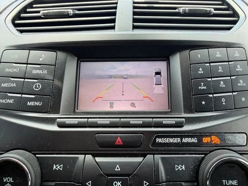 Used 2017 Ford Explorer XLT AWD/4WD image 9