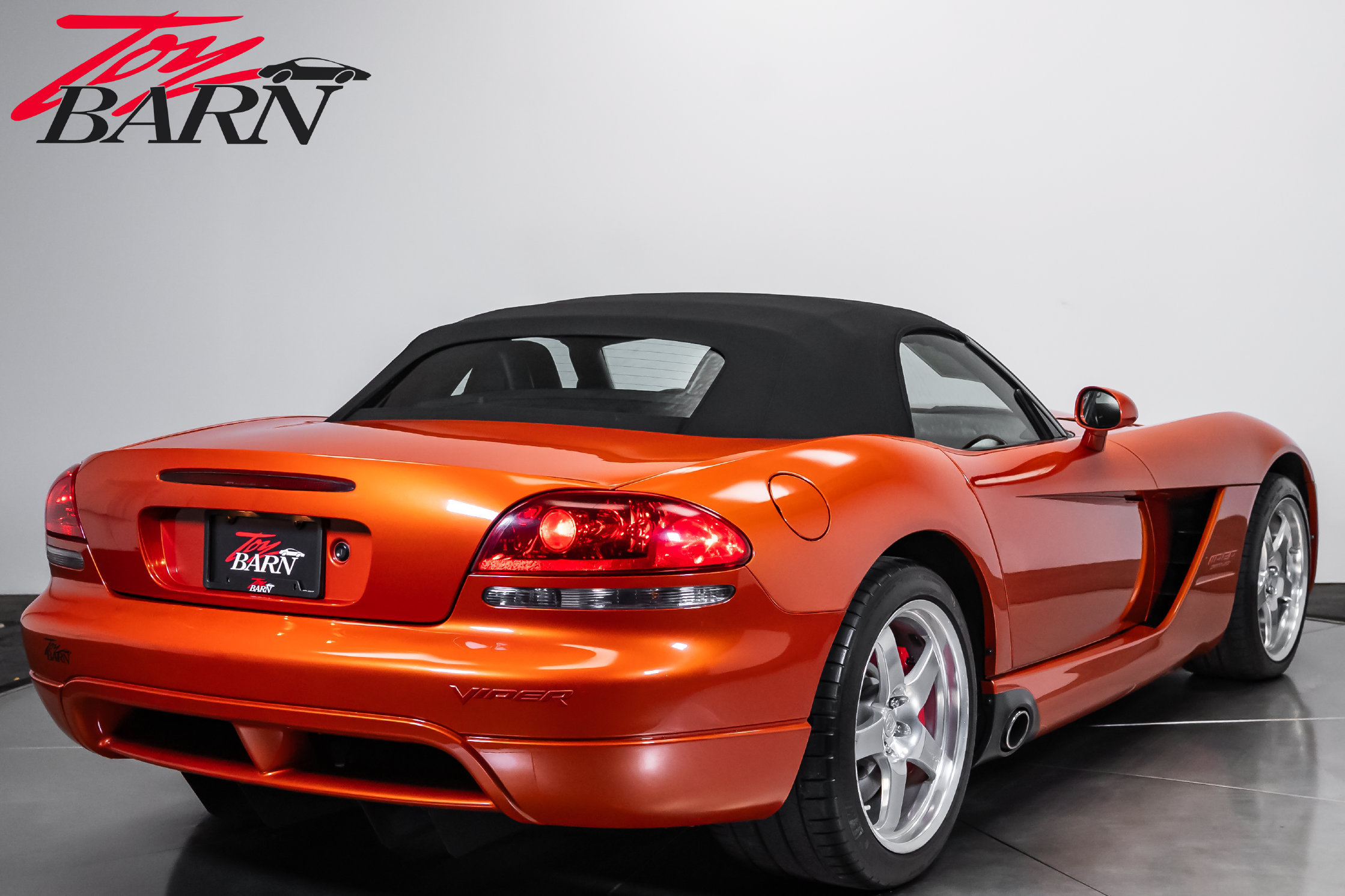 Used 2005 Dodge Viper SRT-10 w/ Copperhead Edition Group RWD image 13