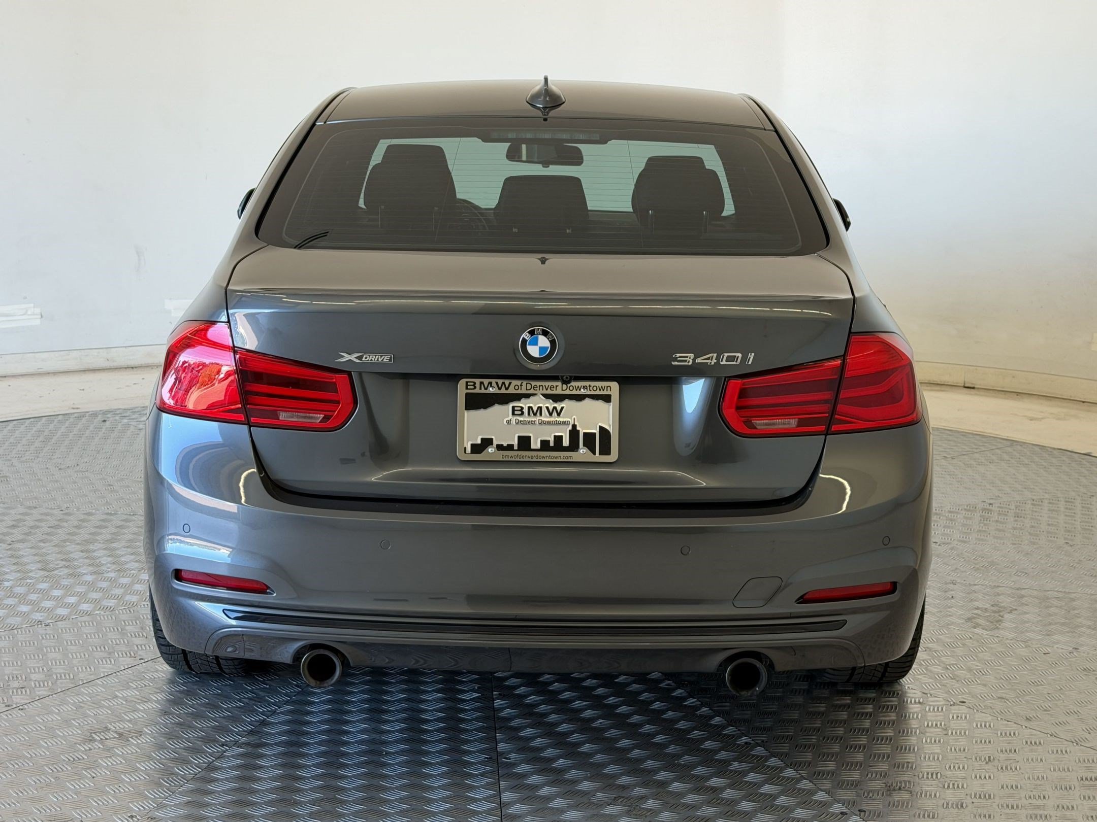 Used 2016 BMW 340i xDrive Sedan AWD/4WD image 10