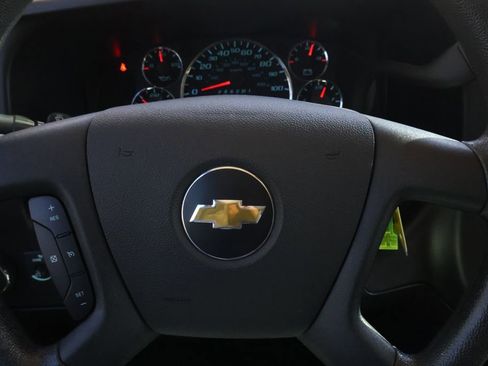 Used 2022 Chevrolet Express 3500 w/ Driver Convenience Package image 24