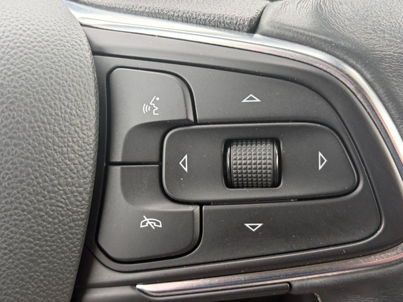 Used 2021 Buick Encore GX Select AWD/4WD image 21
