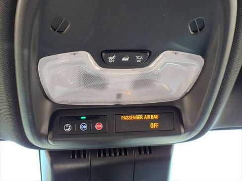 Used 2025 Chevrolet Colorado Trail Boss AWD/4WD image 19