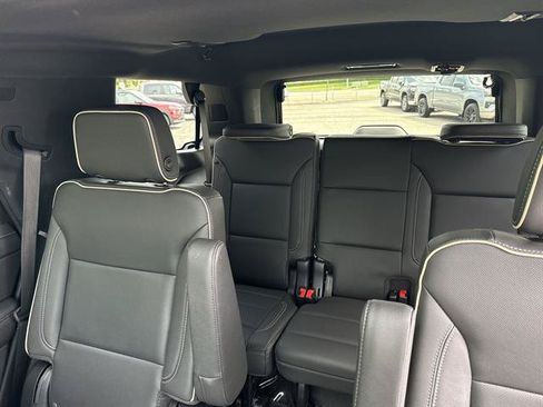 Used 2024 Chevrolet Tahoe Premier w/ Premium Package AWD/4WD image 27