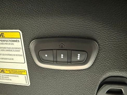 Used 2023 Jeep Wrangler Unlimited Sahara AWD/4WD image 18
