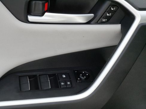 Certified 2020 Toyota RAV4 Limited w/ Limited Grade Weather Package AWD/4WD image 19