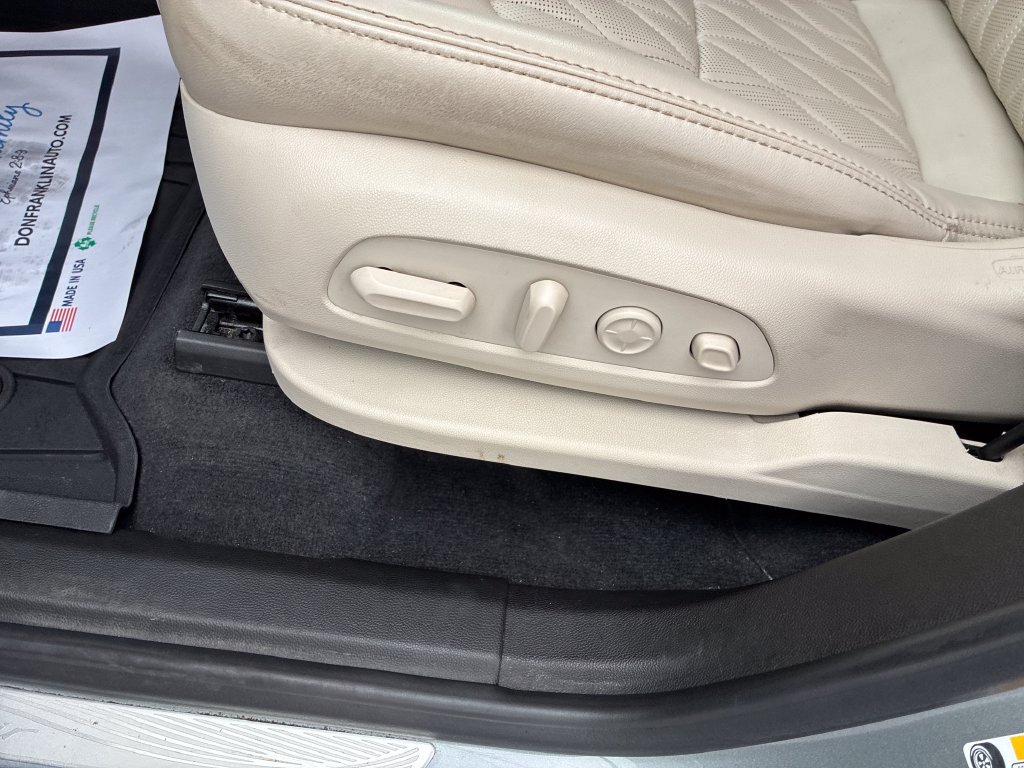 Used 2023 Buick Enclave Avenir w/ Avenir Technology Package AWD/4WD image 11