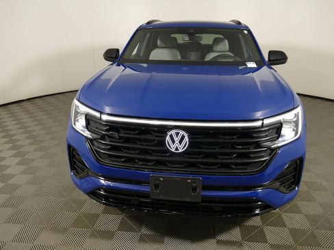 Used 2025 Volkswagen Atlas Cross Sport SEL R-Line AWD/4WD image 8