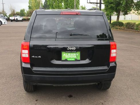 Used 2016 Jeep Patriot Sport w/ Power Value Group AWD/4WD image 5
