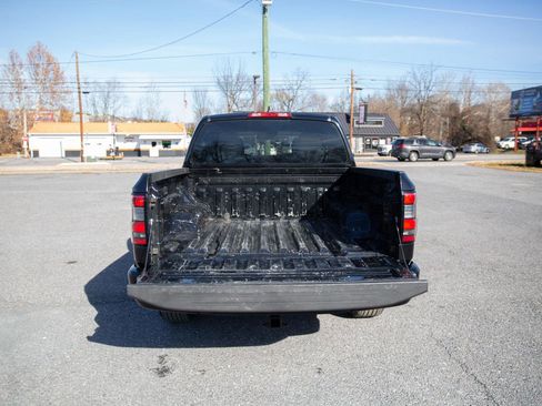 Used 2023 Nissan Frontier SV w/ Midnight Edition Package image 5