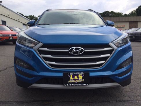 Used 2018 Hyundai Tucson Value AWD/4WD image 4