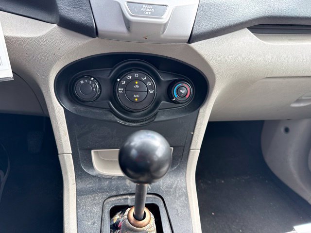 Used 2013 Ford Fiesta SE FWD image 20