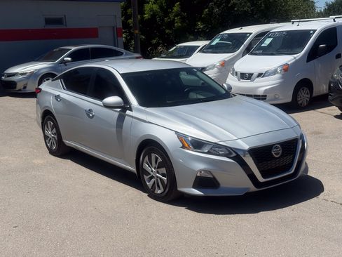 Used 2020 Nissan Altima 2.5 S AWD/4WD image 2