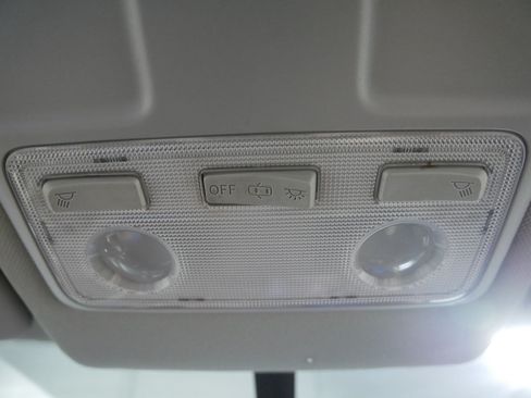 Used 2014 Toyota RAV4 LE AWD/4WD image 32