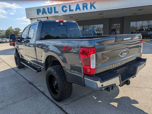 Used 2019 Ford F250 Lariat w/ Chrome Package image 6