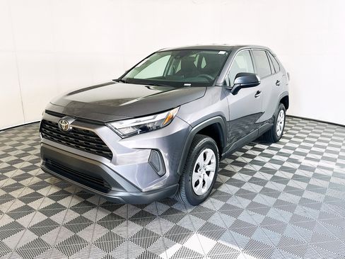Used 2024 Toyota RAV4 LE FWD image 7