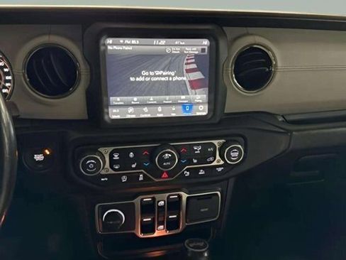 Used 2021 Jeep Wrangler Unlimited Sahara image 24