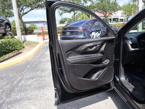Used 2024 GMC Terrain SLT FWD image 22