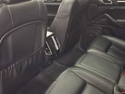 Used 2017 Porsche Cayenne S AWD/4WD image 27
