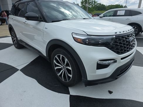 Used 2022 Ford Explorer ST-Line w/ Class IV Trailer Tow Package image 13