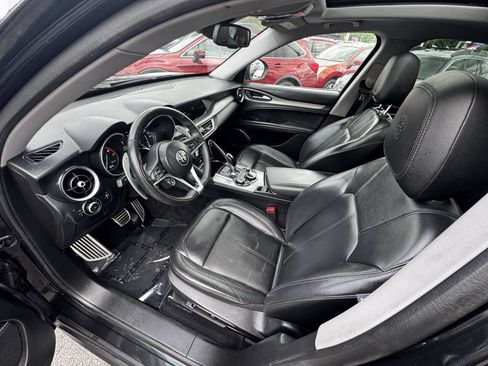Used 2019 Alfa Romeo Stelvio Sport w/ Quick Order Package 22J Sport AWD/4WD image 31