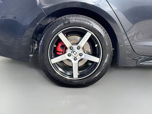 Used 2021 Toyota Corolla LE FWD image 33